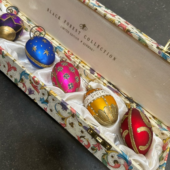 German ~ Black Forest collection ornaments ♥️💚 - Picture 2 of 5